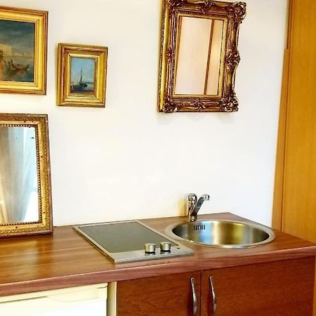 Small Luxurious Room In The Heart Of Saint Germain Paris Exterior foto